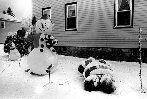 GREETING THE FIRST SNOWFALL